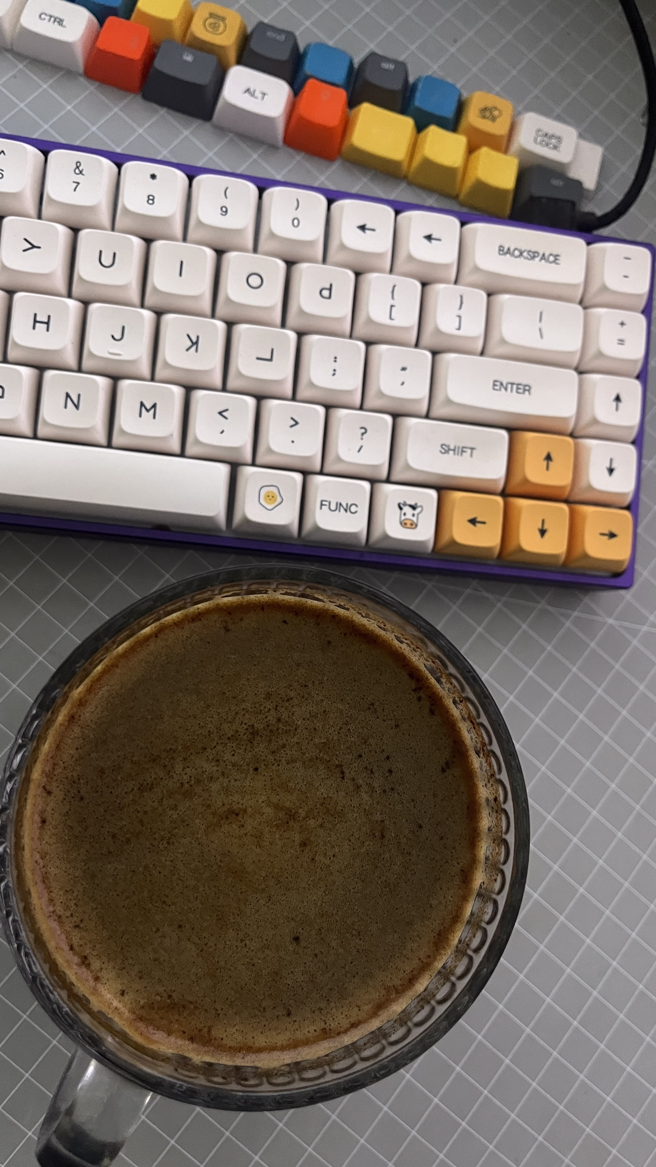 Code, Coffee, Books, Hidroponik. Petani, Programmer, Penulis. Builder.